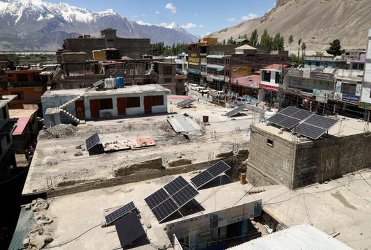 How Solar Energy is Changing Homes in Pakistan 2025